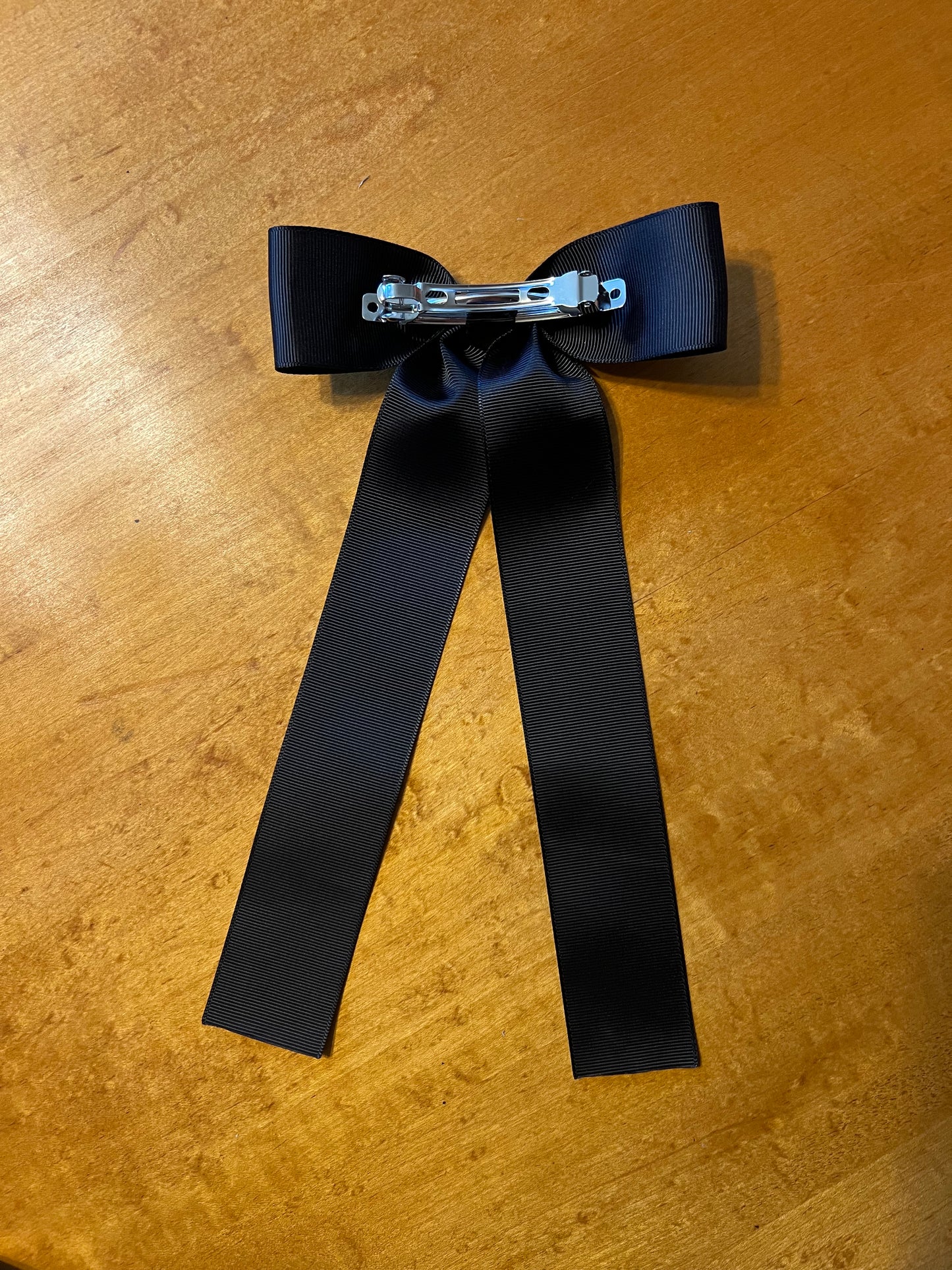 The Countryside Bow in black grosgrain